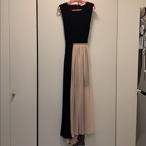 Unique Alice and Olivia Maxi Dress